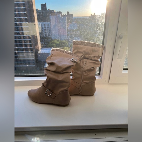 Slouchy Flat Boot - Picture 4 of 4